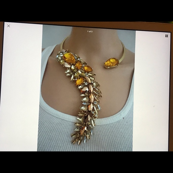 Oscar de la Renta Jewelry - Necklace